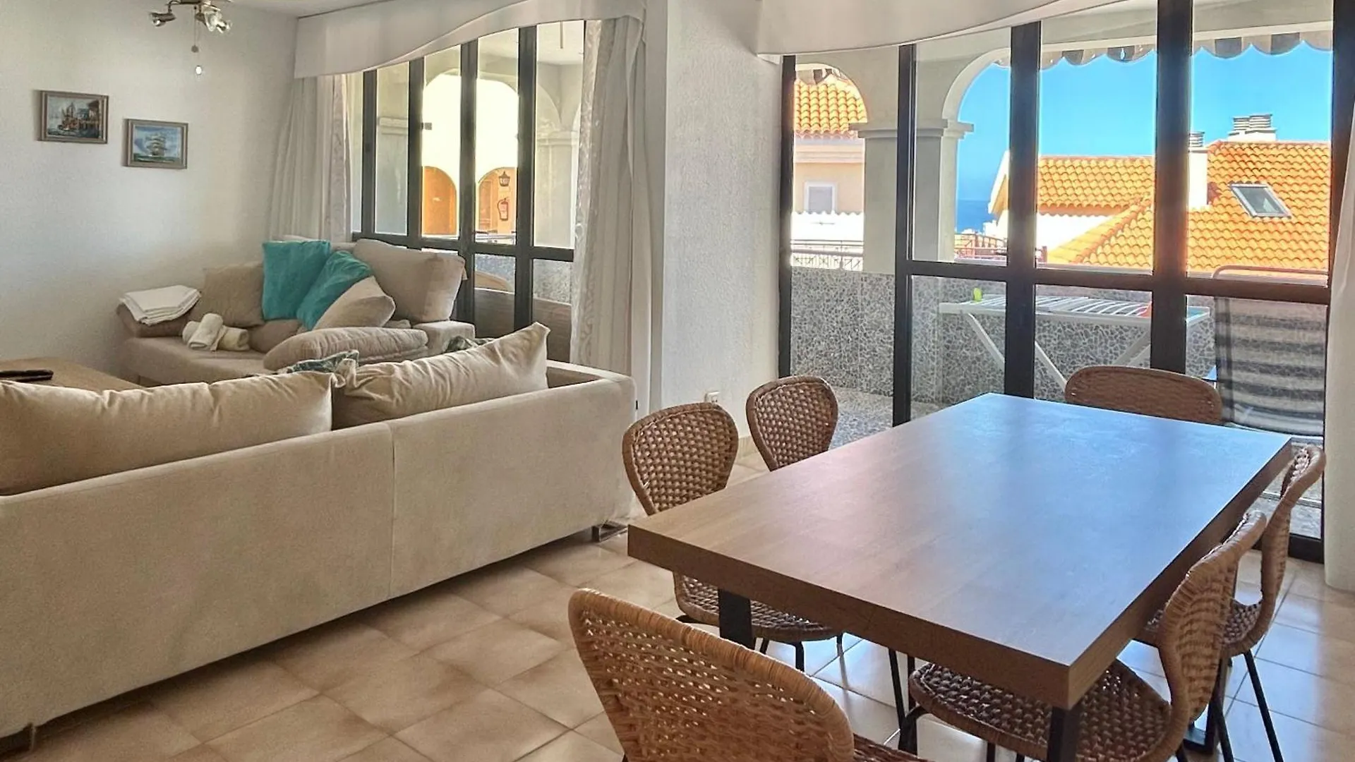 Apartment Very Spacious 2 Bed Apt In Castle Harbour C203 Los Cristianos