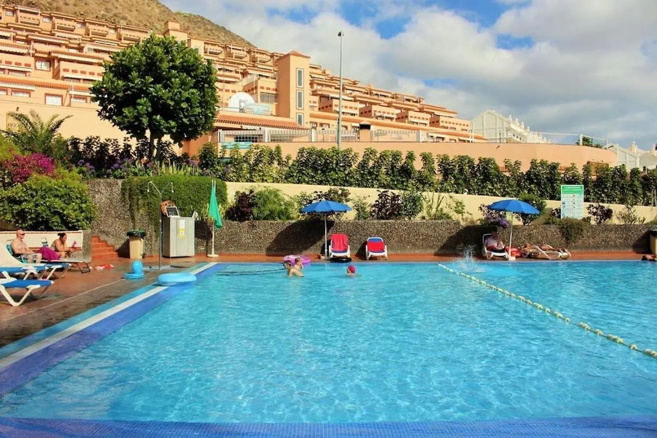Very Spacious 2 Bed Apt In Castle Harbour C203 Los Cristianos